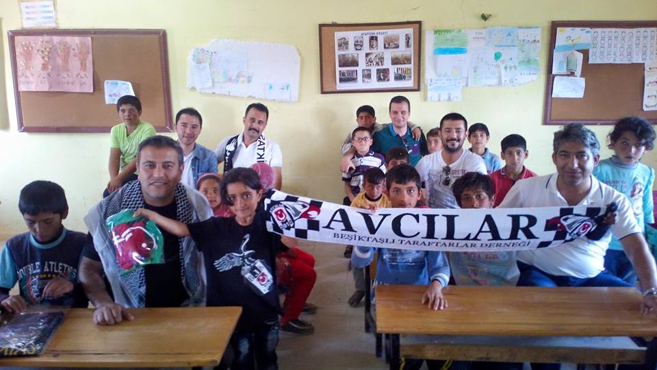 Urfa’daki Köy Okulularına Yardım